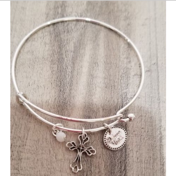 Avon Have Faith Precious Cross Charms Bracelet - Picture 1 of 5